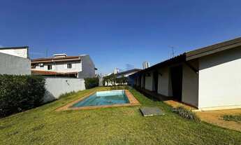 Imagem 2: Casa com 4 Quartos no Jardim América Bauru Piscina e Amplo Quintal