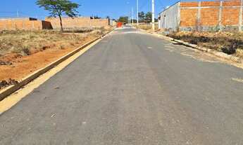 Imagem 3: 2 lotes juntos !