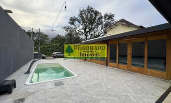 Imagem 2: Casa com Piscina no Condomínio Portal do Patrimonium para Locação no Massaguaçu, Caraguata