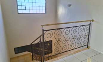 Imagem 3: 1011- Sobrado com 5 quartos, sendo 2 suítes, 4 vagas de garagens, à venda 541m² por R$ 1.1