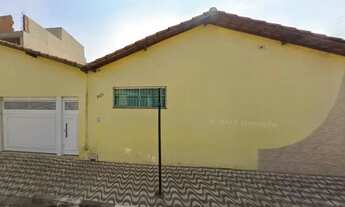 Imagem 2: Casa com 3 quartos à venda em Passos com desconto de 45,05