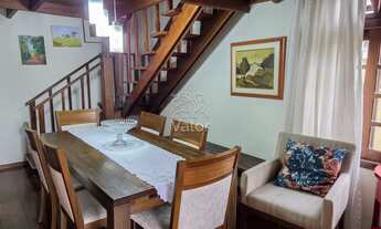 Imagem 6: Casa Exclusiva no Mercês 4 Quartos, Lareira e Quintal Espaçoso!