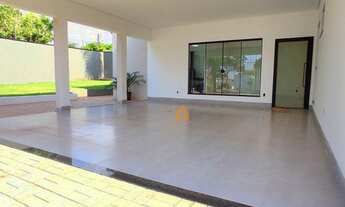 Imagem 4: Casa no Parque das Grevíleas. Cômodos grandes arquitetura Imponente