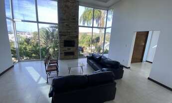 Imagem 4: Casa em condomínio fechado, com bastante segurança e privacidade, bem no meio da natureza