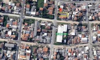 Imagem 3: TERRENO com quatro casas de madeira #Oportunidade