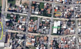 Imagem 2: TERRENO com quatro casas de madeira #Oportunidade