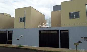 Imagem 1: Casa à venda, 2 quartos, 1 suíte, 3 vagas, Alto Umuarama - Uberlândia/MG
