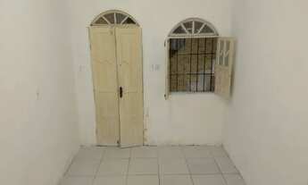 Imagem 3: Casa 2/4 Quintal 500 com água e luz incluso no valor