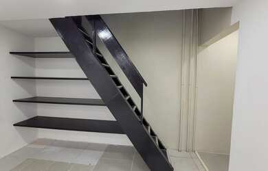 Imagem 7: Jardim Botânico, loja frente rua com mezanino, banheiro e garagem