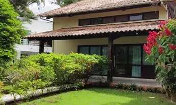 Imagem 3: Casa de condomínio para venda tem 310 metros quadrados com 5 quartos