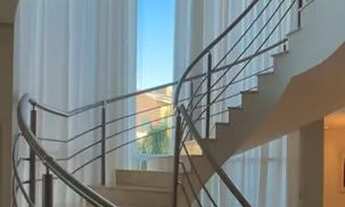 Imagem 7: Casa de condomínio sobrado para venda tem 355 metros quadrados com 5 quartos