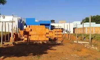 Imagem: Terreno à venda com 200m² no bairro Vila