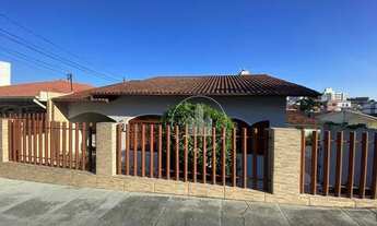 Imagem 4: Casa com 5 dormitórios à venda, 243 m² por R$ 1.135.000,00 - Praia Comprida - São José/SC