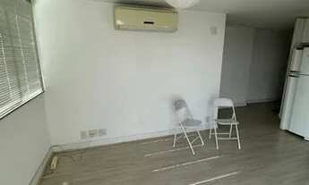 Imagem 2: Encantador Apartamento de 2 Quartos, 1 Suíte e Varanda na Praça Benedito Calixto, Pinheiro