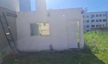 Imagem 2: Terreno com casa semipronta