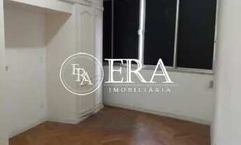 Imagem 5: Copacabana- Avenida Atlântica- Apartamento desocupado, andar alto, 3 quartos, dependência