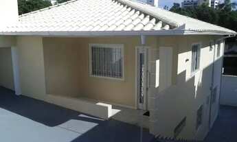 Imagem 2: Quarto mobiliado em casa de 2 pavimento no estreito apenas 5 min do centro de Floripa