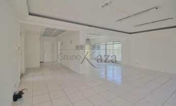 Imagem 2: Casa comercial para venda possui 353 metros quadrados com 6 salas em Sumaré - São Paulo