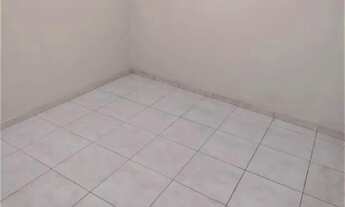 Imagem 6: Localização Incontestável! Casa Linear, junto a comércio e condução, possibilid