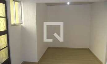 Imagem 3: Casa para Aluguel - Pilares, 1 Quarto, 50 m2