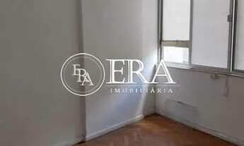 Imagem 3: Copacabana- Avenida Atlântica- Apartamento desocupado, andar alto, 3 quartos, dependência