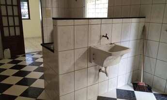 Imagem 7: Casa térrea com 2 suítes em rua residencial sem saída, próxima a área de preservação ambie