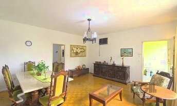 Imagem 5: Casa em Porto Alegre, no bairro Ipanema, com 4 dormitório(s), e 4 banheiros, à v