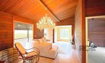 Imagem 5: Casa em Porto Alegre, no bairro Ipanema, com 3 dormitório(s), e 3 banheiros, à venda