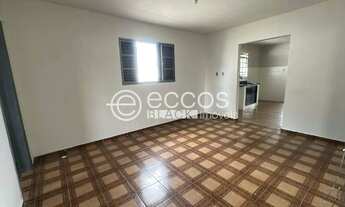 Imagem 2: Casa para aluguel, 3 quartos, 5 vagas, Maria Eugênia - ARAGUARI/MG