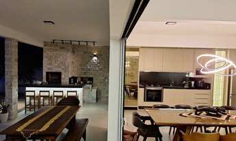 Imagem 2: Casa ampla totalmente diferenciada avaliada em 1.500.000 sendo vendida por 1.100.000