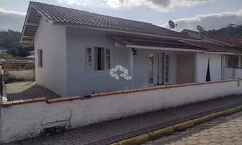 Imagem: Ótima casa com sol da manhã no bairro