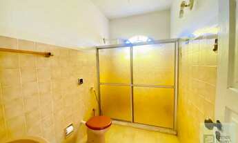 Imagem 2: Sobrado para aluguel e venda possui 450 metros quadrados com 5 quartos em São Domingos - I