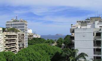 Imagem 2: Espetacular Cobertura duplex, com vista livre, 275 m2 original 4 quartos, terraço com bom