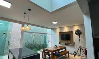 Imagem 2: Vendo Bela Casa com 5 Quartos, Fino Acabamento, no Cond. Jardim Espanha