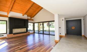 Imagem 2: Maravilhosa Casa com 3 suítes, 377 m², em condomínio de luxo em Gramado