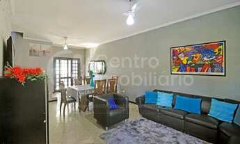 Imagem 6: CASA com piscina e 4 quartos em Itanhaém, no bairro Loty