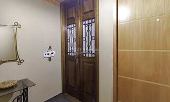 Imagem 2: Apartamento amplo em andar alto bem iluminado, ensolarado e decorado, com duas vagas