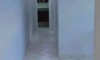 Imagem 7: Apartamento de dois dormitórios e dois banheiros com elevador e vaga demarcada em Santos