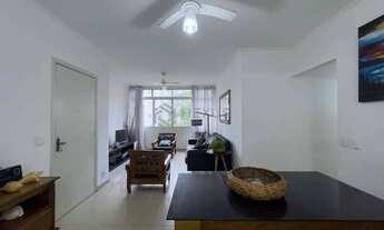 Imagem 2: Apartamento frente rua com vista livre a uma quadra da Praia das Pitangueiras, Guaruja