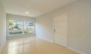 Imagem 3: Imóvel para venda possui 79 metros quadrados com 2 quartos em Auxiliadora - Porto Alegre