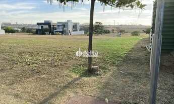 Imagem: Terreno disponível para venda no bairro