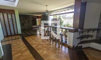 Imagem 4: Casa à Venda - Bandeirantes, 4 Quartos, 469 m2