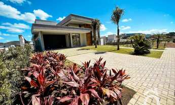 Imagem 7: Casa de condomínio para venda tem 254 metros quadrados com 4 quartos