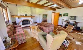 Imagem 2: Casa em meio a natureza próxima ao centro de Campos do Jordão