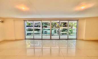 Imagem 4: Alugo um lindo apartamento na quadra da praia com varanda, 4 suítes em rua arborizada!