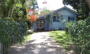 Imagem: Casa iluminada no POrto da Lagoa