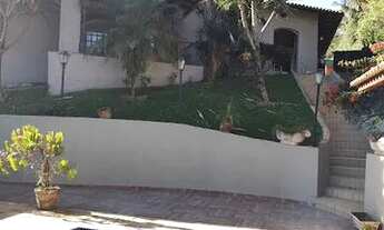 Imagem 7: Casa para aluguel tem 400 metros quadrados com 4 quartos