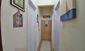 Imagem 5: Apartamento Mobiliado com 1 Dormitório e Garagem na Vila Tupi, Apenas 100 Metros da Praia