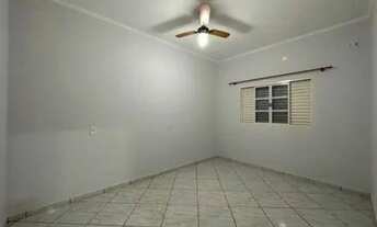 Imagem 3: Casa para venda em Manguinhos com Piscina