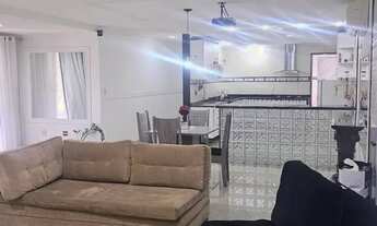 Imagem 2: Excelente casa triplex com 719m2 de área construída e 300m2 de área total no Centro de Que